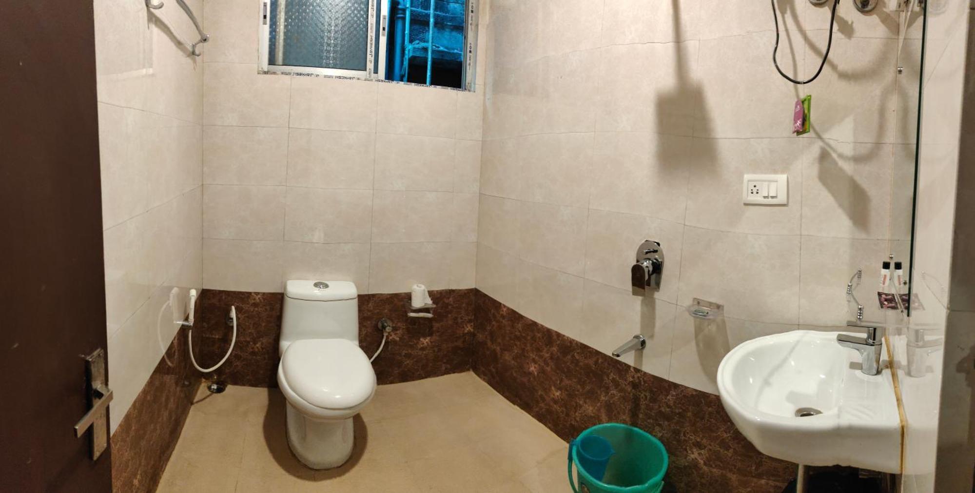Cherrywood Suites & Spa By Easygorooms ดาร์จีลิง ภายนอก รูปภาพ