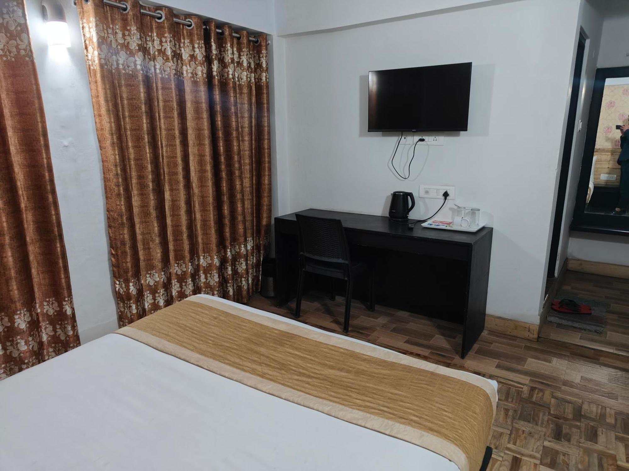 Cherrywood Suites & Spa By Easygorooms ดาร์จีลิง ภายนอก รูปภาพ