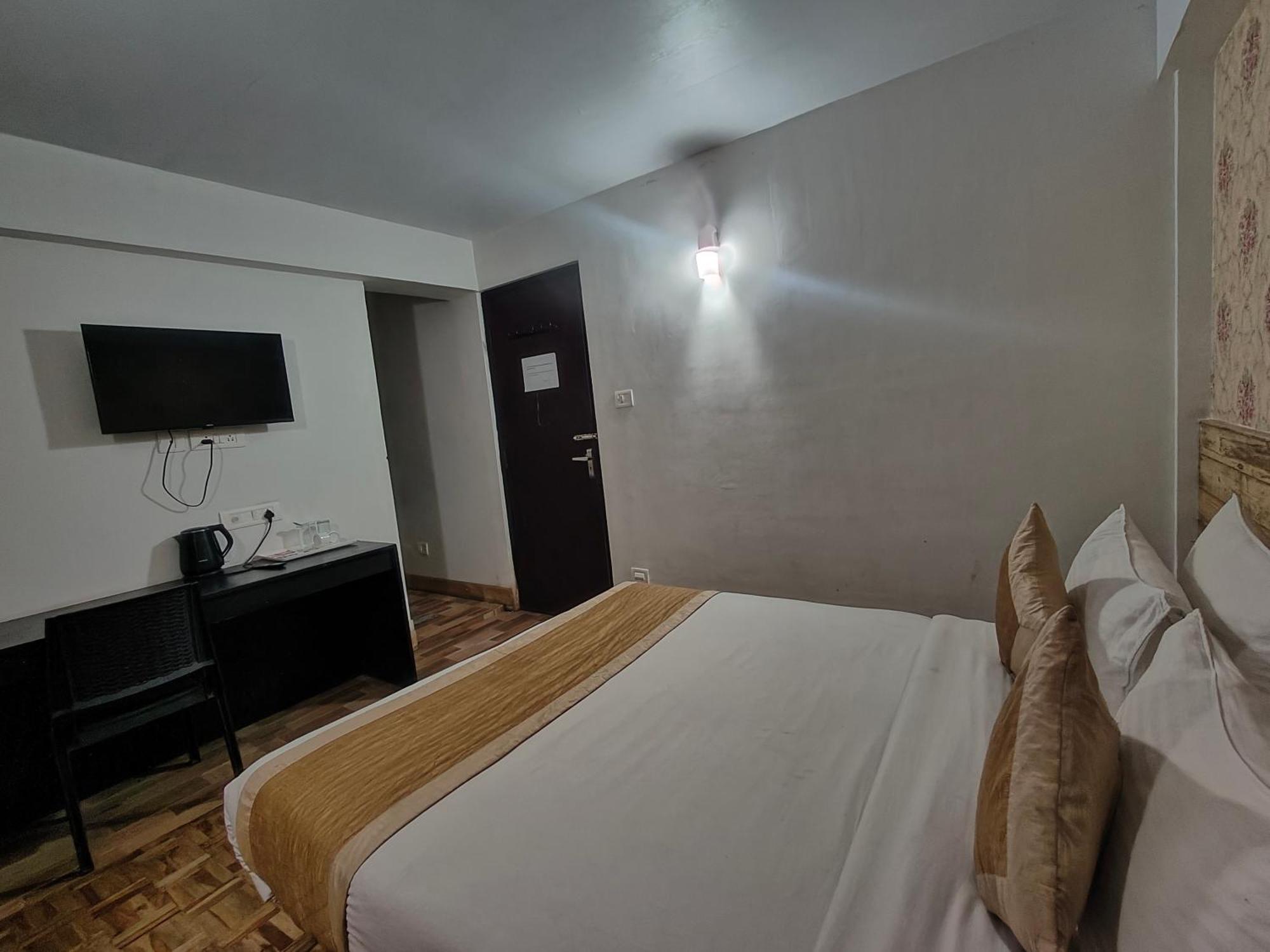 Cherrywood Suites & Spa By Easygorooms ดาร์จีลิง ภายนอก รูปภาพ