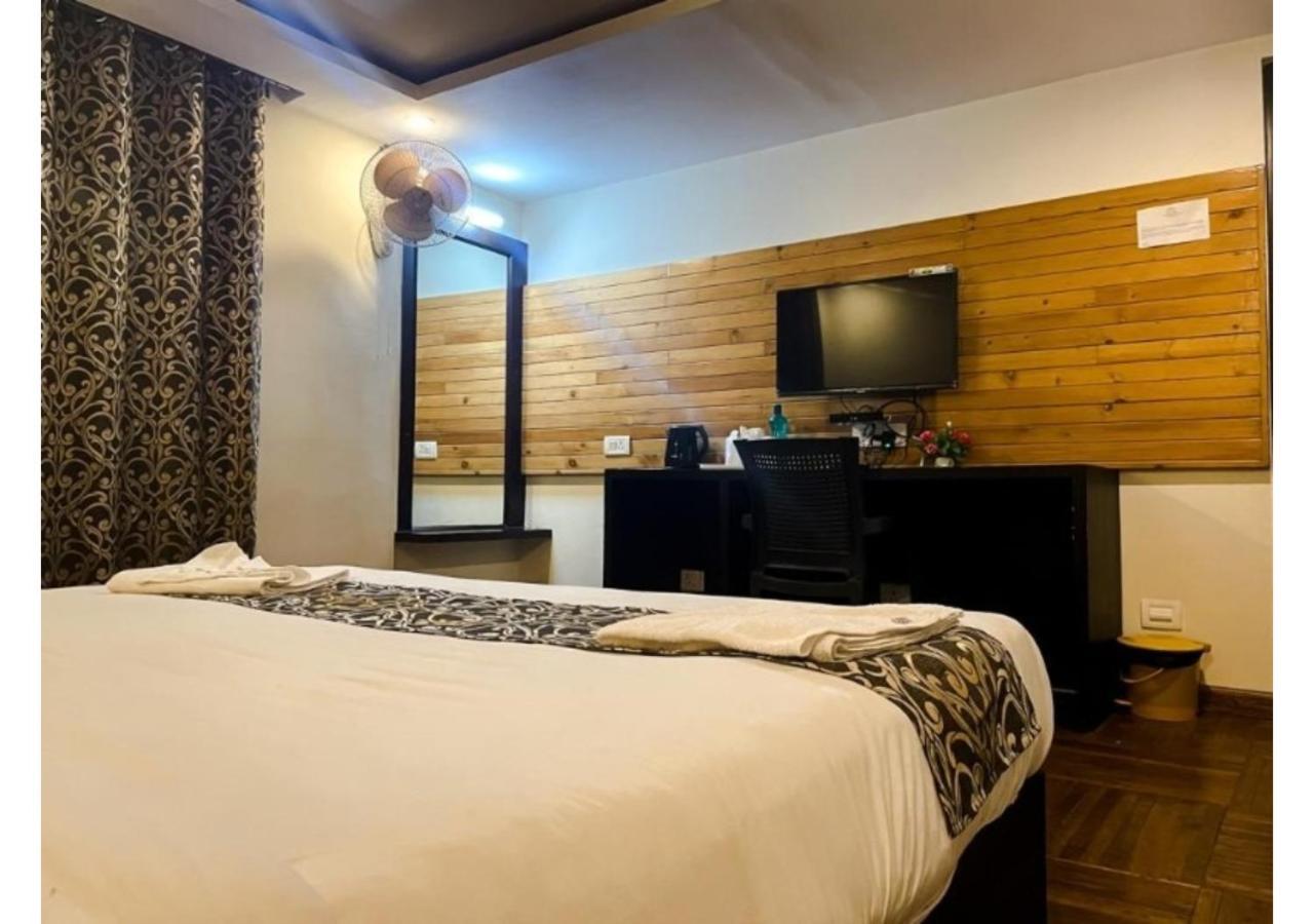Cherrywood Suites & Spa By Easygorooms ดาร์จีลิง ภายนอก รูปภาพ
