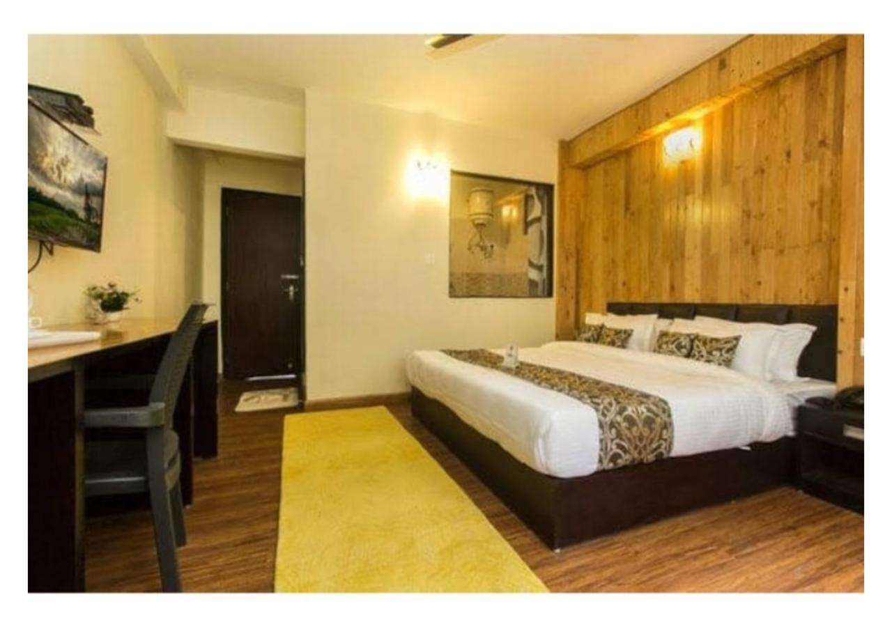 Cherrywood Suites & Spa By Easygorooms ดาร์จีลิง ภายนอก รูปภาพ