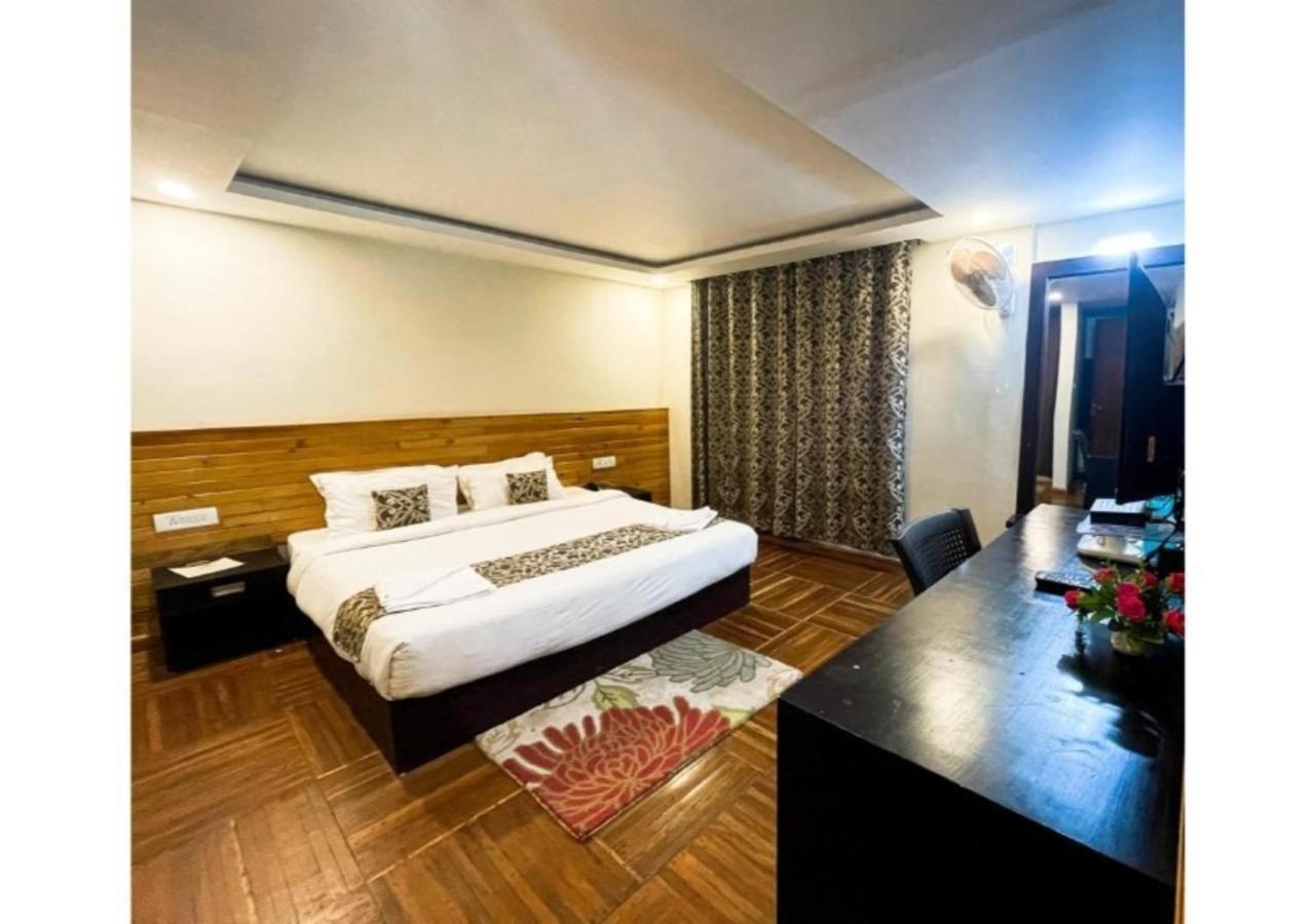 Cherrywood Suites & Spa By Easygorooms ดาร์จีลิง ภายนอก รูปภาพ